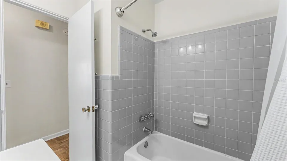 1668 ROSELAWN ST SW, photo 26