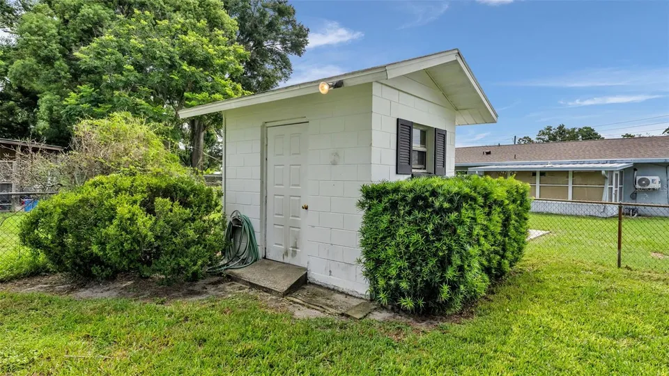 1668 ROSELAWN ST SW, photo 27