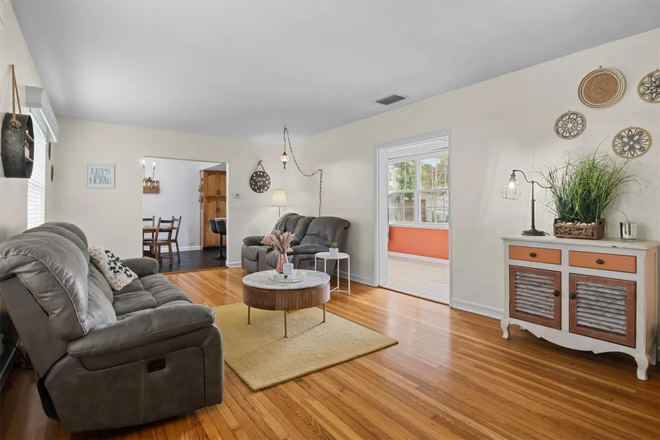2603 CLEVELAND HEIGHTS BLVD, photo 7