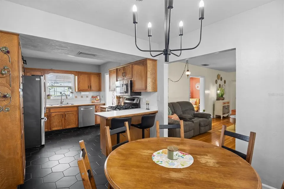 2603 CLEVELAND HEIGHTS BLVD, photo 10