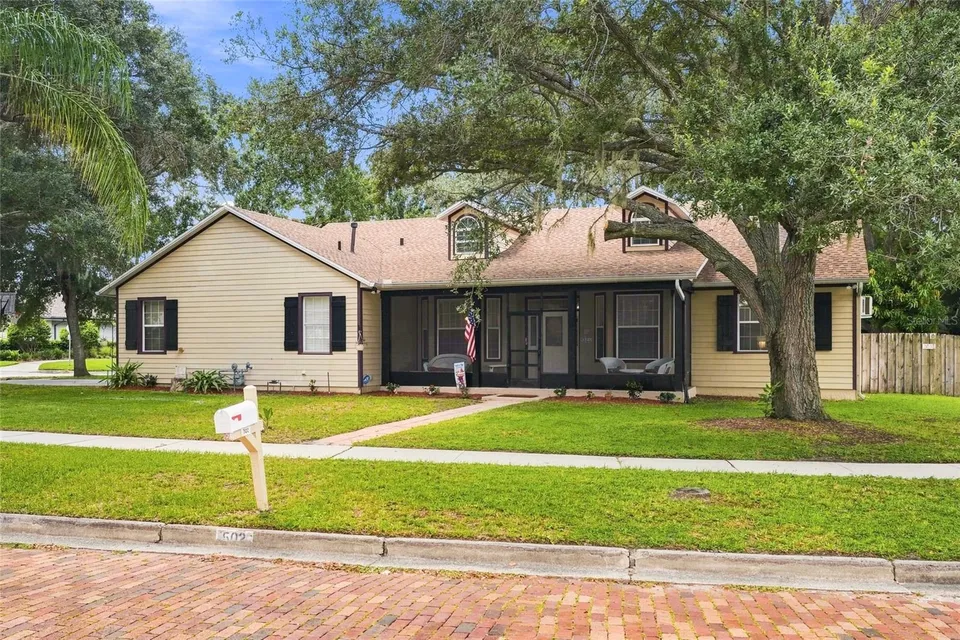 502 PALM DR, photo 3