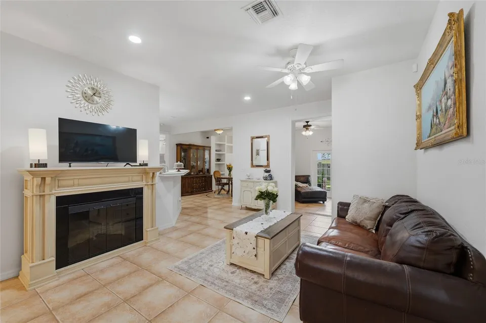 502 PALM DR, photo 9
