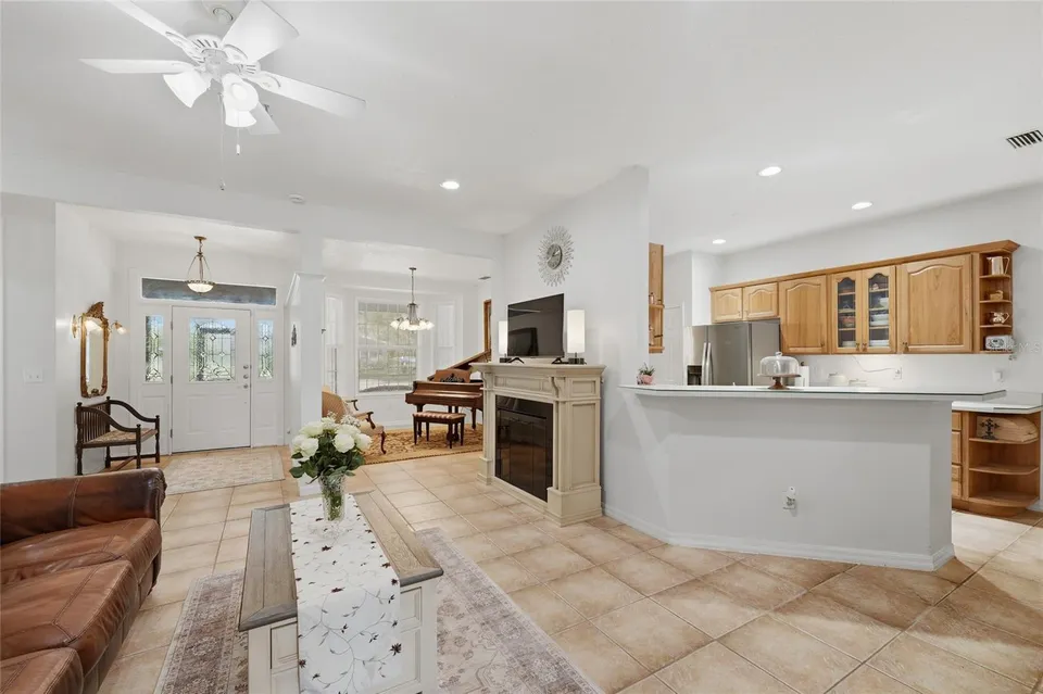 502 PALM DR, photo 11