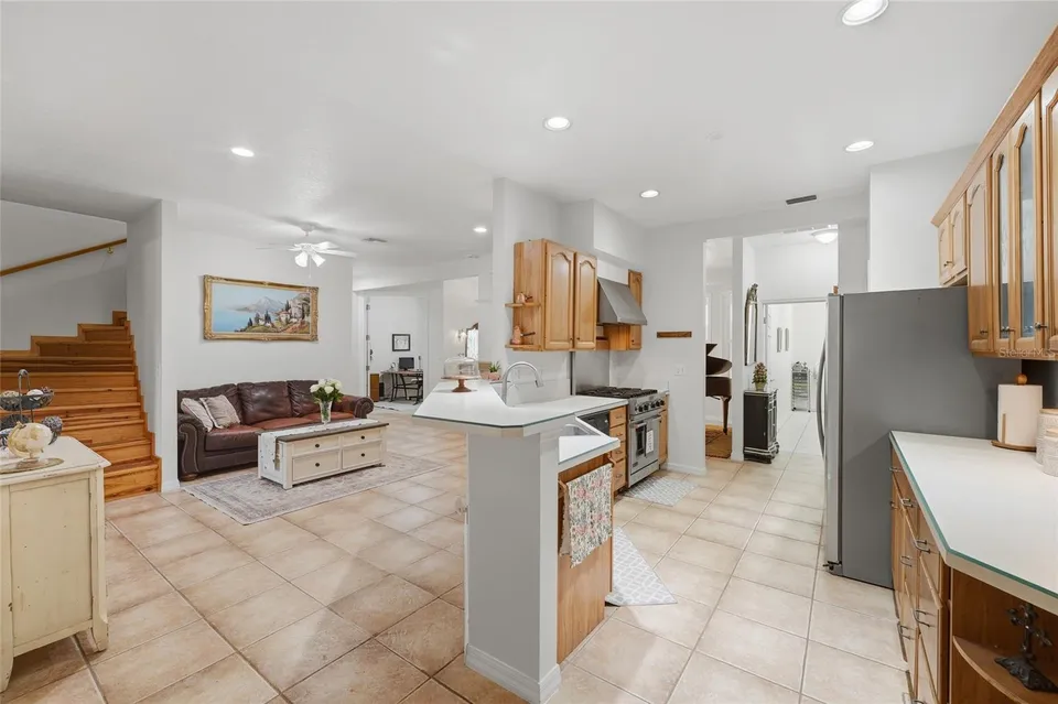 502 PALM DR, photo 12