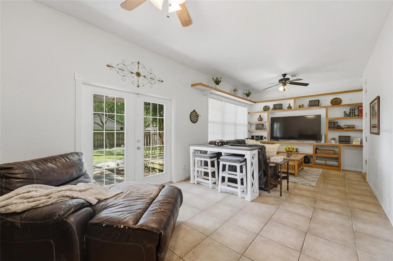 502 PALM DR, photo 17
