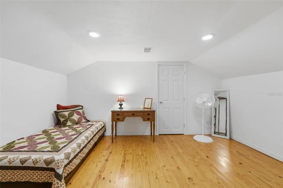 502 PALM DR, photo 25