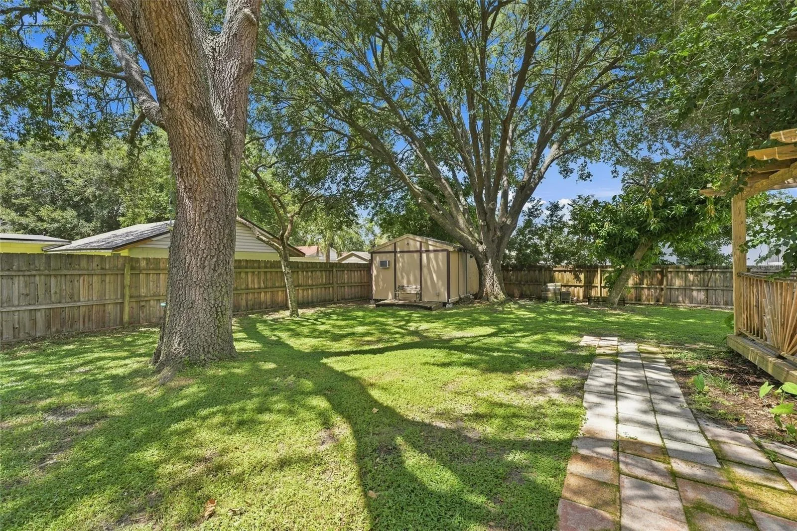502 PALM DR, photo 27