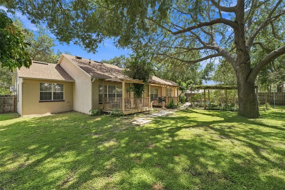 502 PALM DR, photo 28