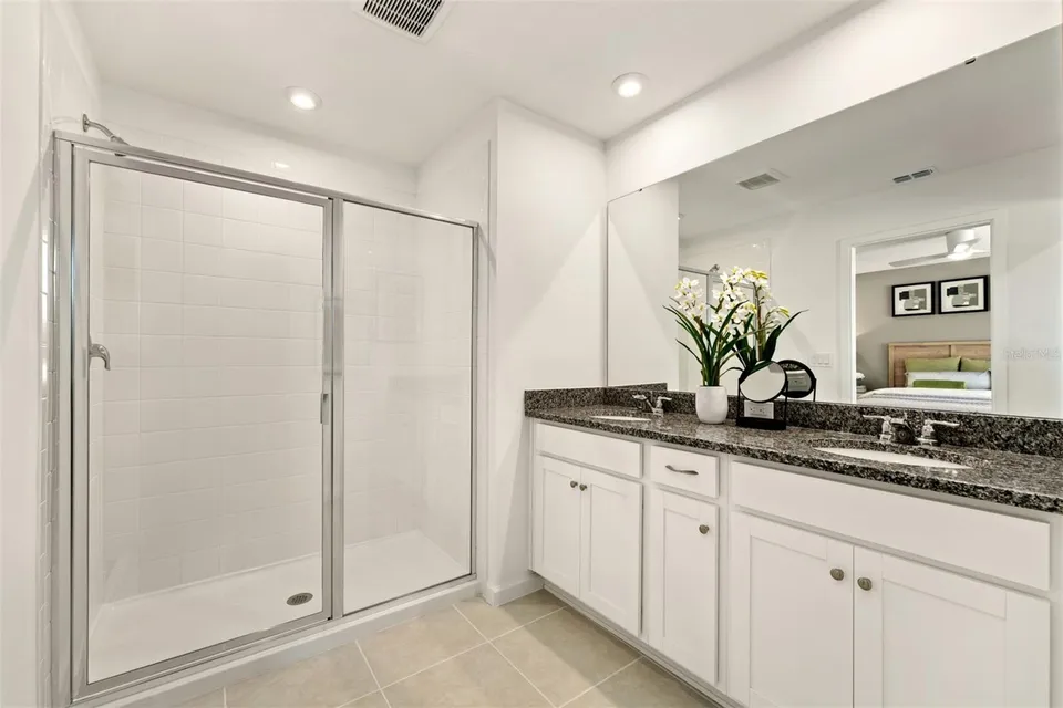 5104 GREENSHADE GROVE AVE, photo 15
