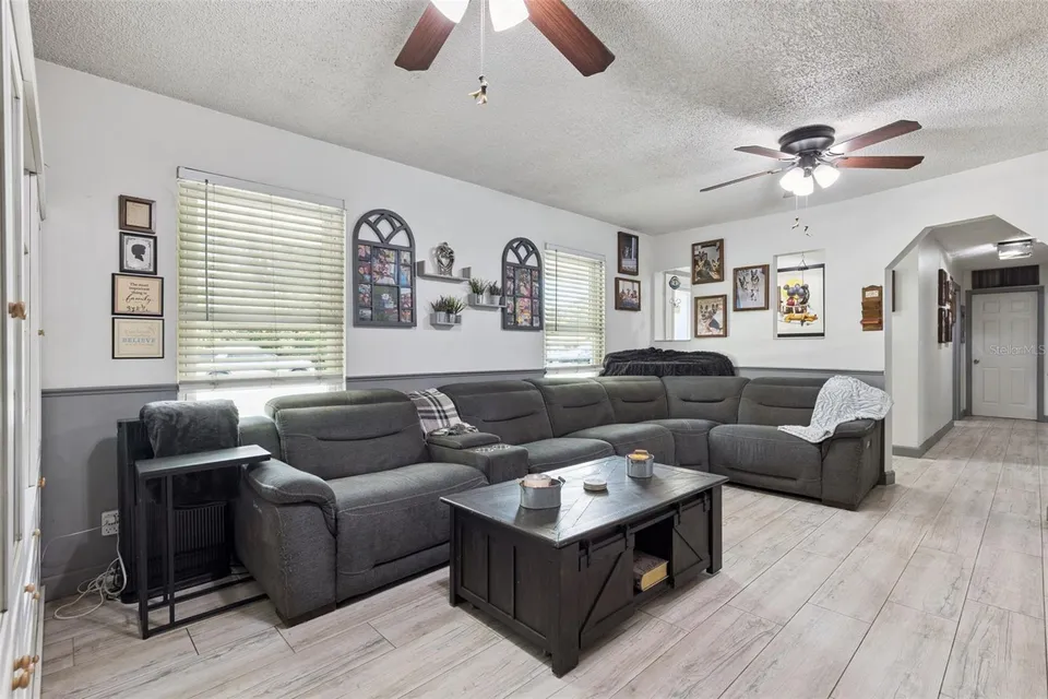 1629 ORANGE TREE DR, photo 5