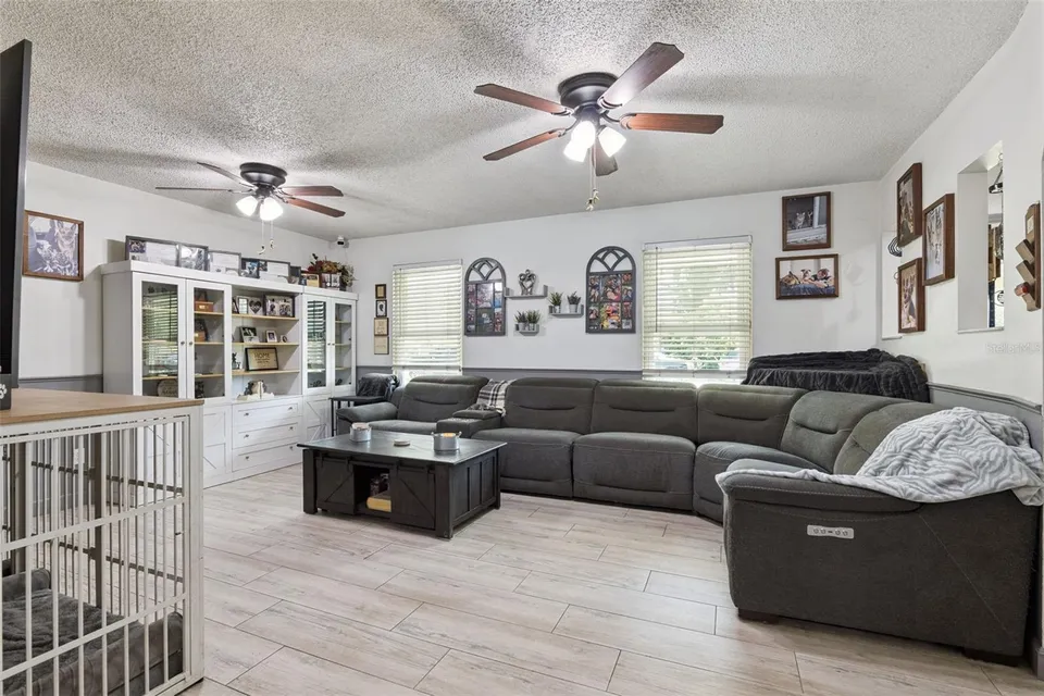 1629 ORANGE TREE DR, photo 6