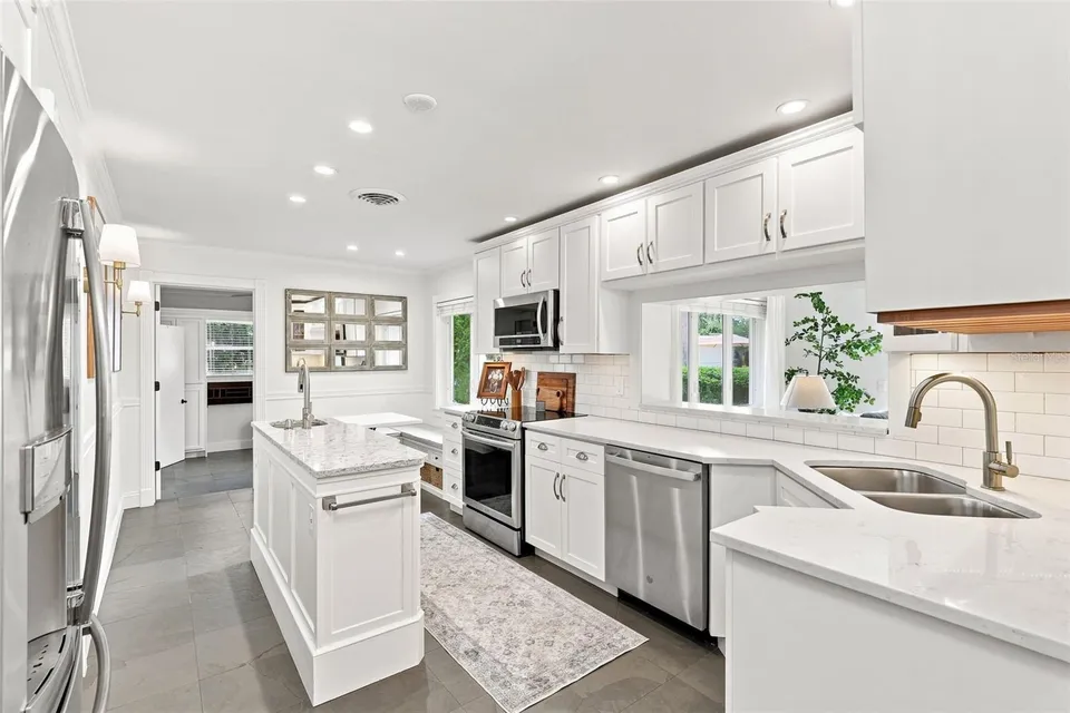 505 OAK LN, photo 15