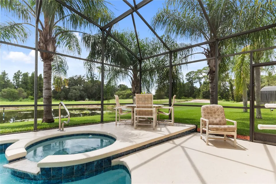 918 GOLF COURSE PKWY, photo 15