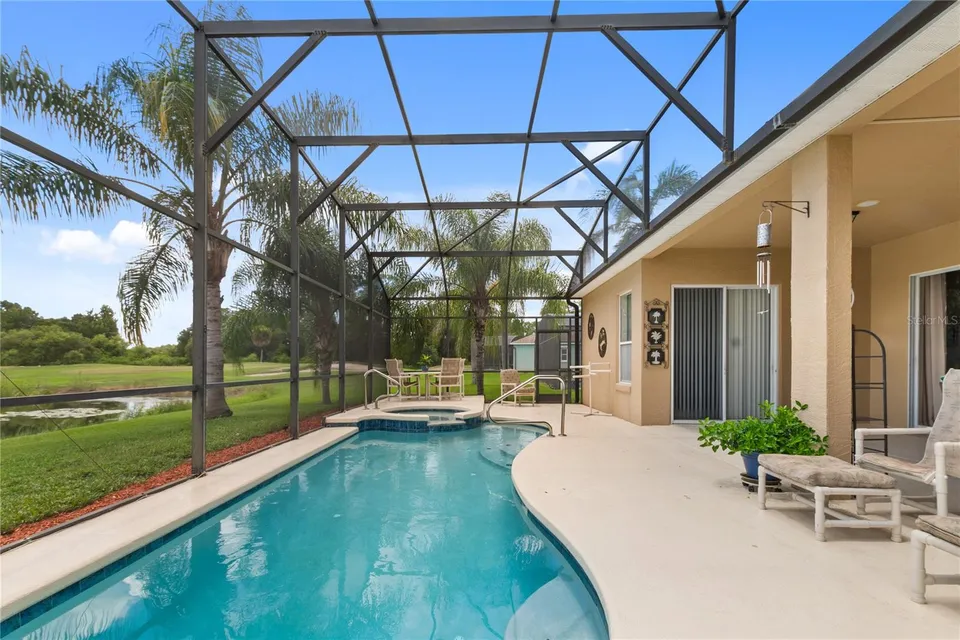 918 GOLF COURSE PKWY, photo 16