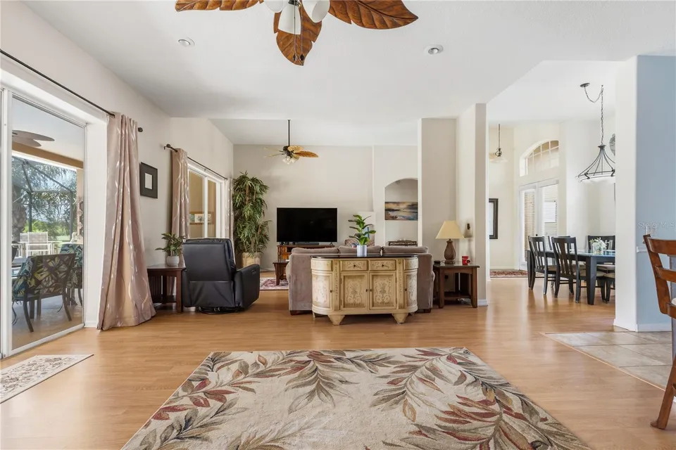 918 GOLF COURSE PKWY, photo 35
