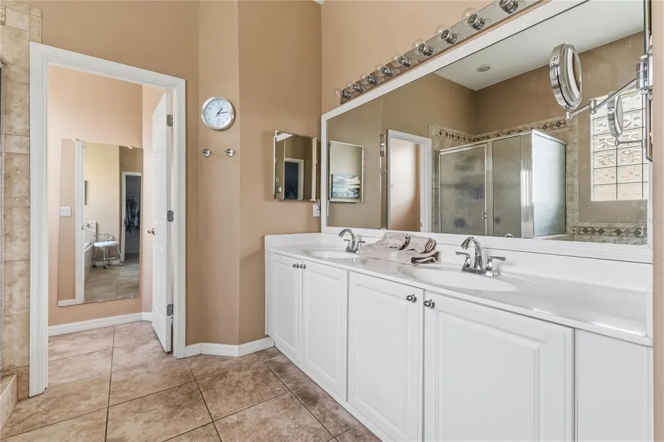 918 GOLF COURSE PKWY, photo 40