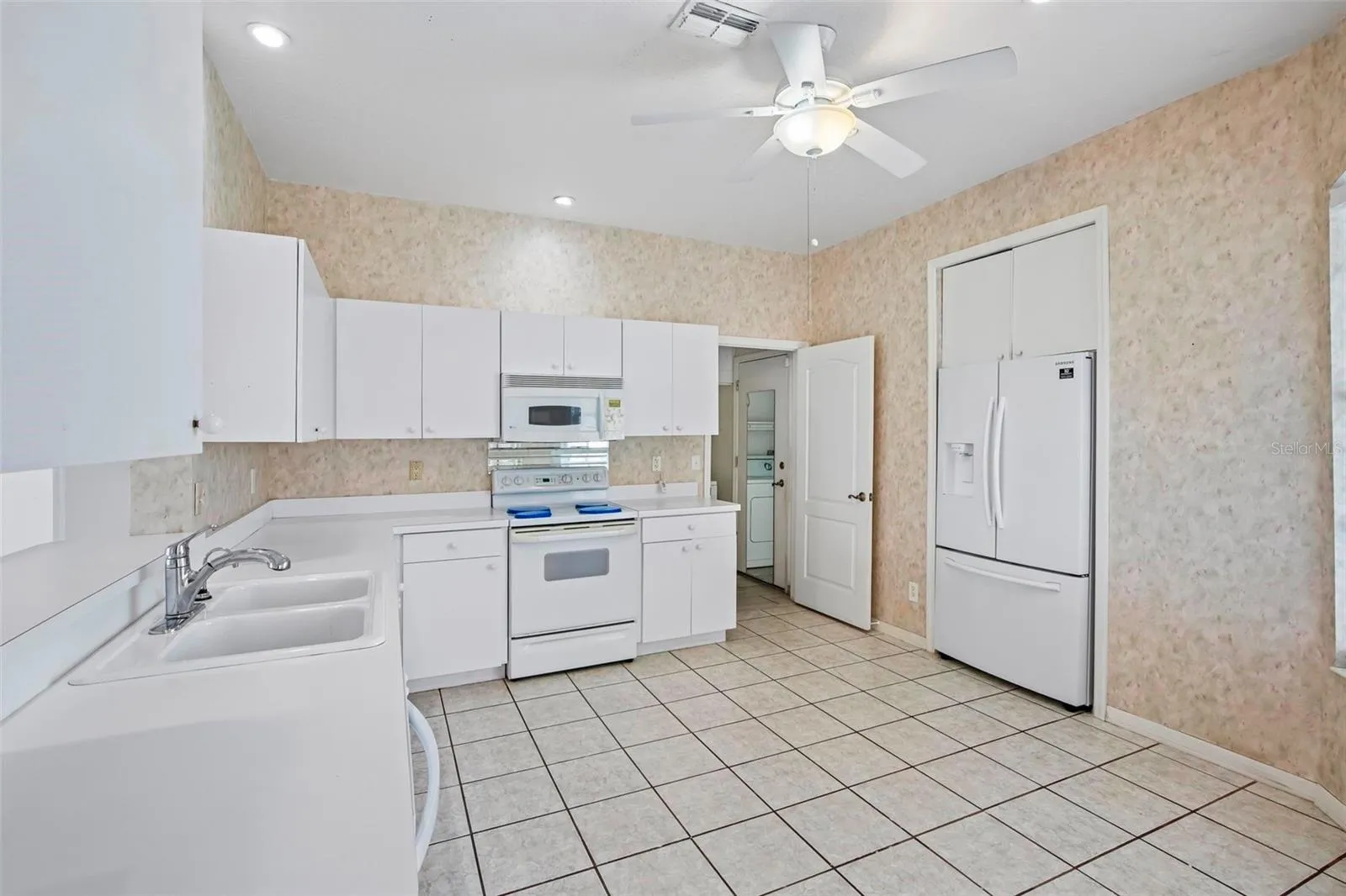 1104 VILLEROY DR, photo 5