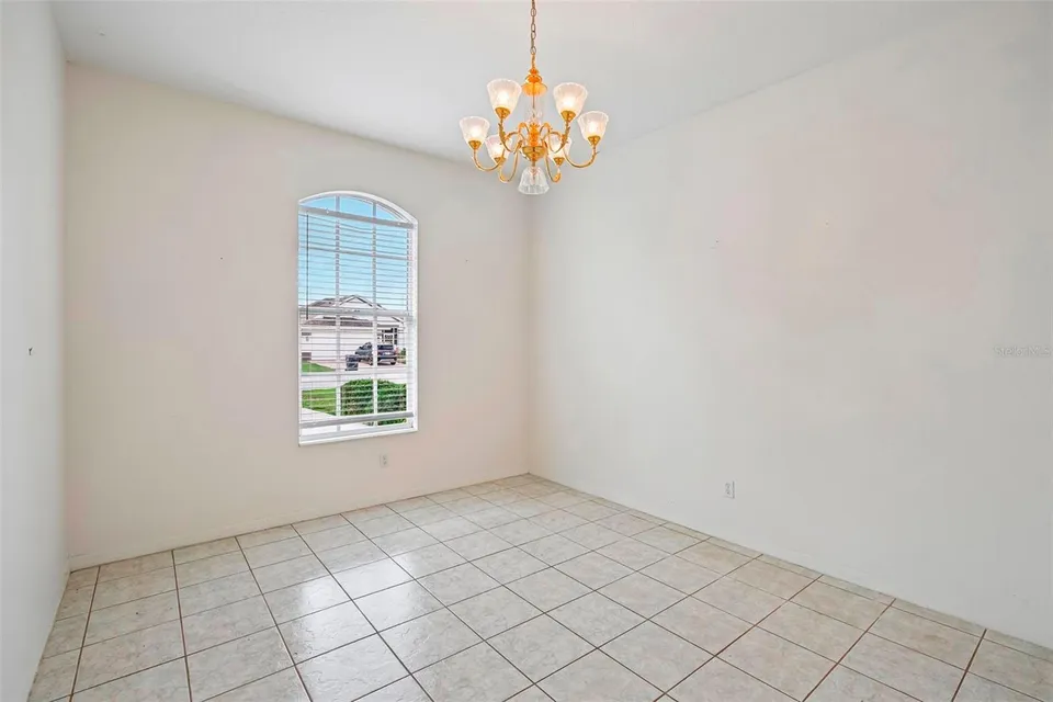 1104 VILLEROY DR, photo 10