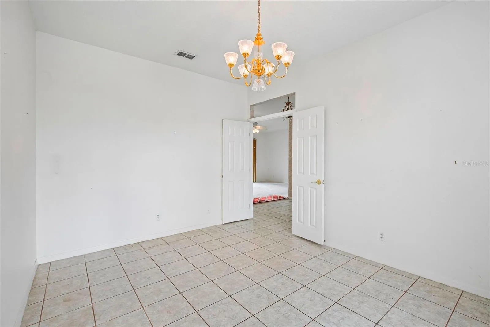 1104 VILLEROY DR, photo 11