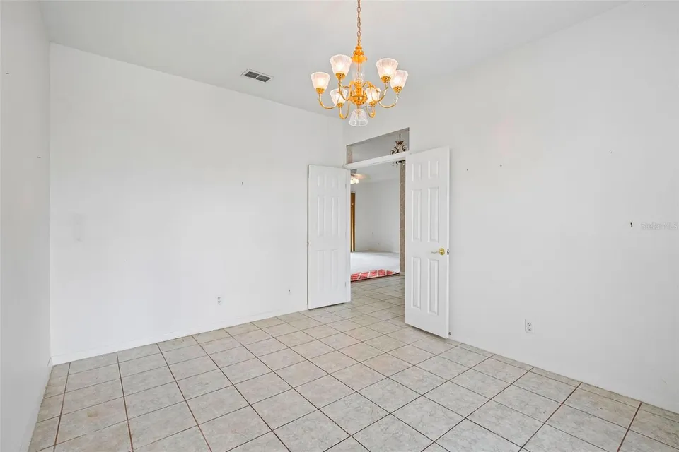 1104 VILLEROY DR, photo 11