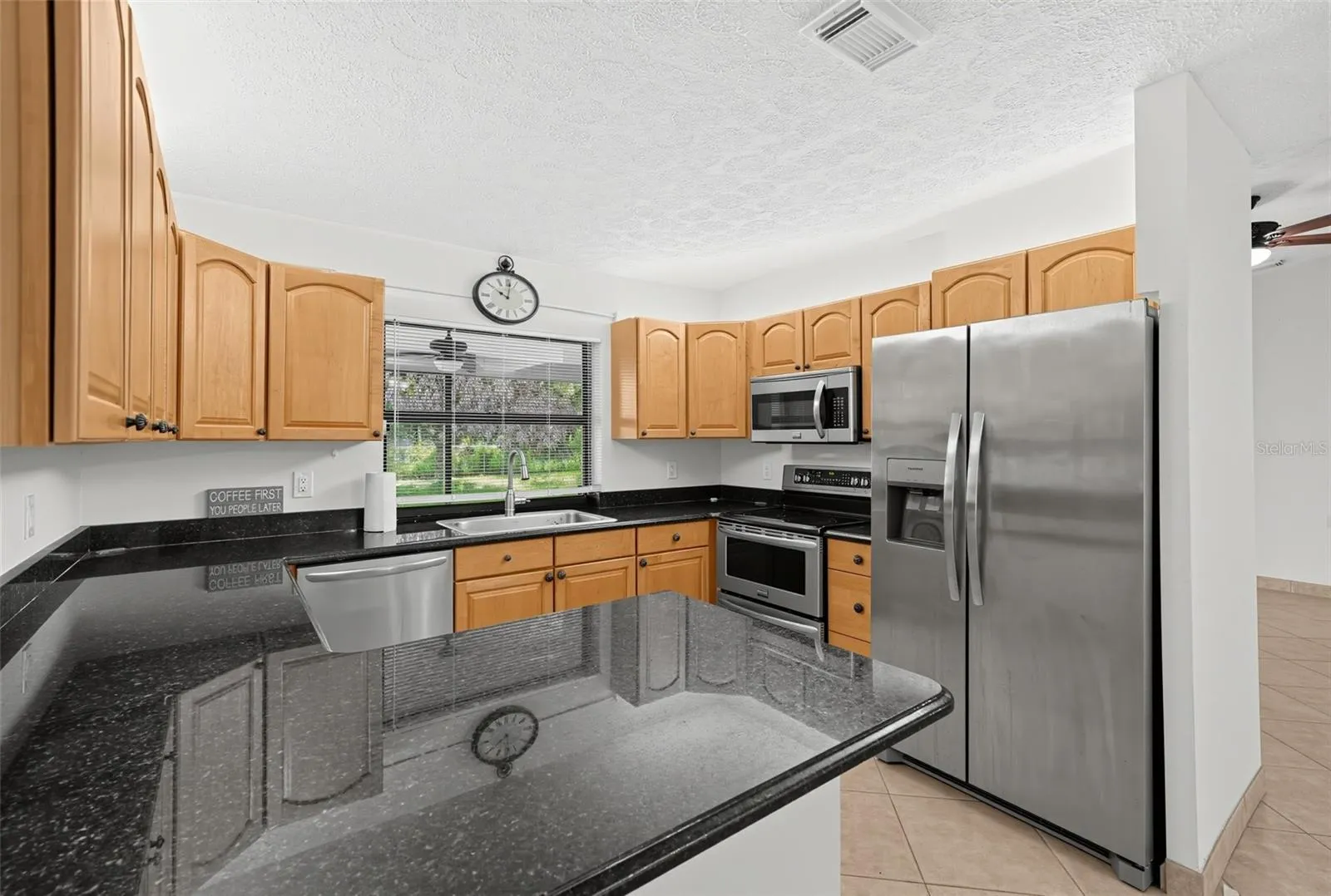 3951 SW CHERIBON ST, photo 2
