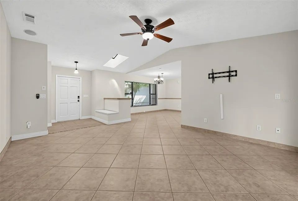 3951 SW CHERIBON ST, photo 9