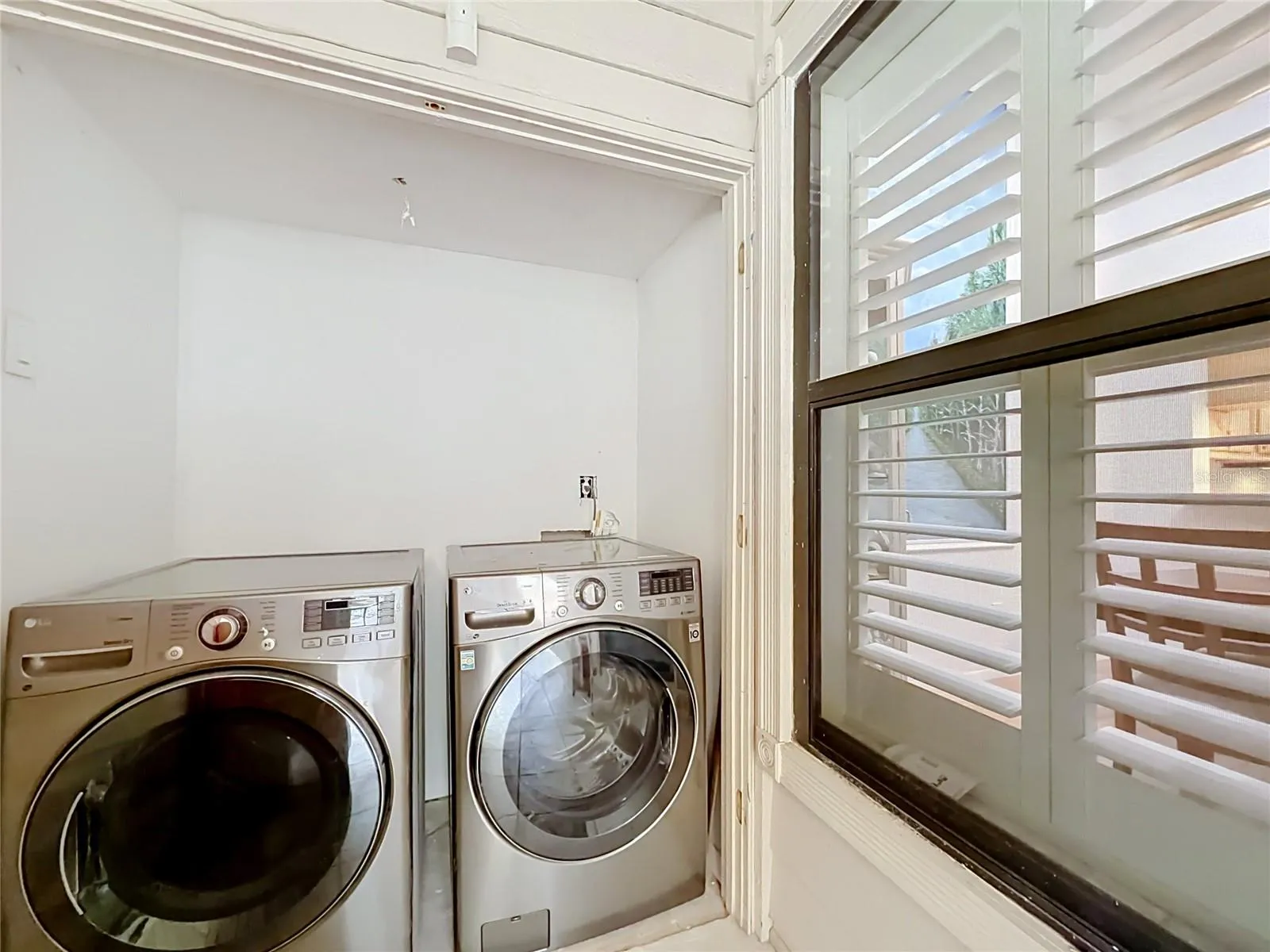 2936 S SEMORAN BLVD #105, photo 23