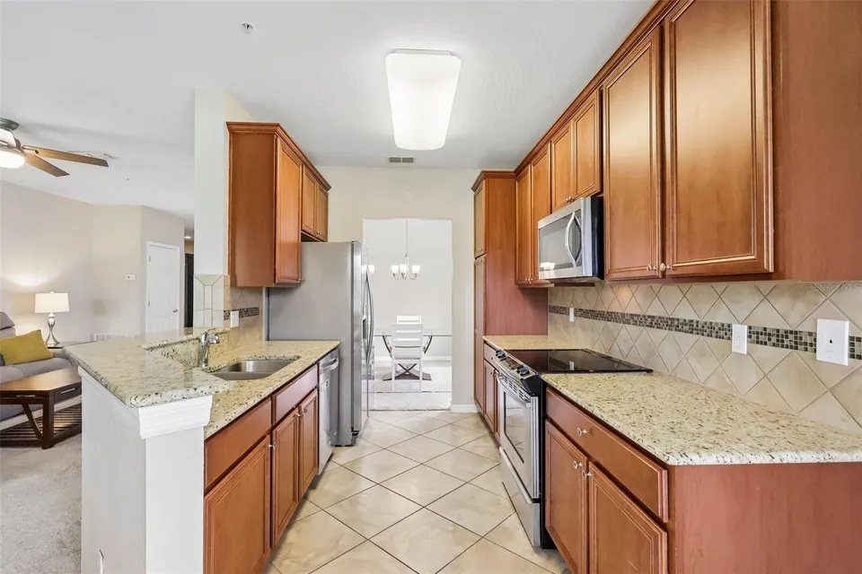 8337 BELLA VIDA CIR, photo 18