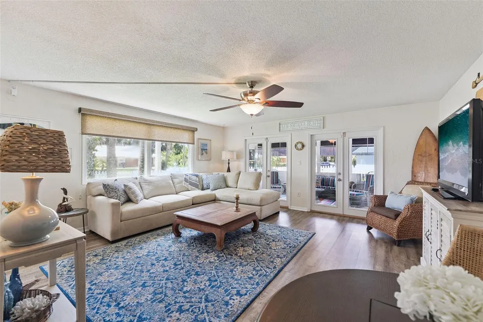 4001 SAXON DR, photo 6