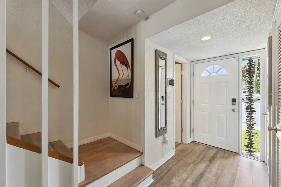 4001 SAXON DR, photo 9