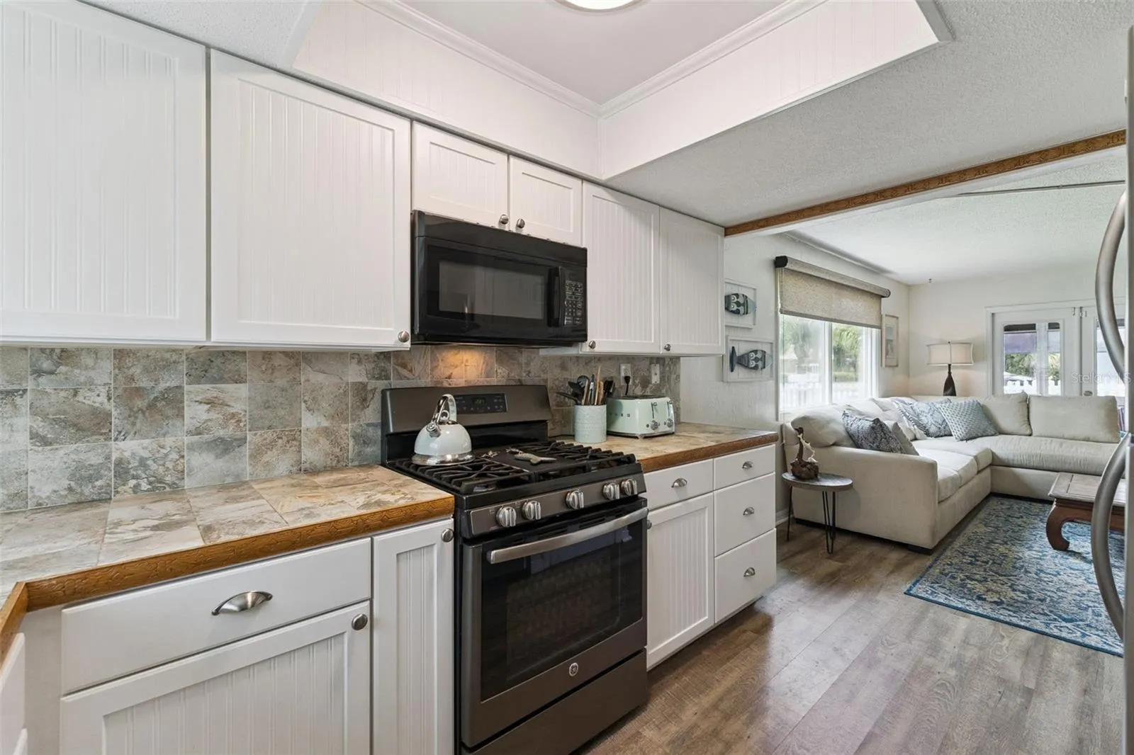 4001 SAXON DR, photo 13