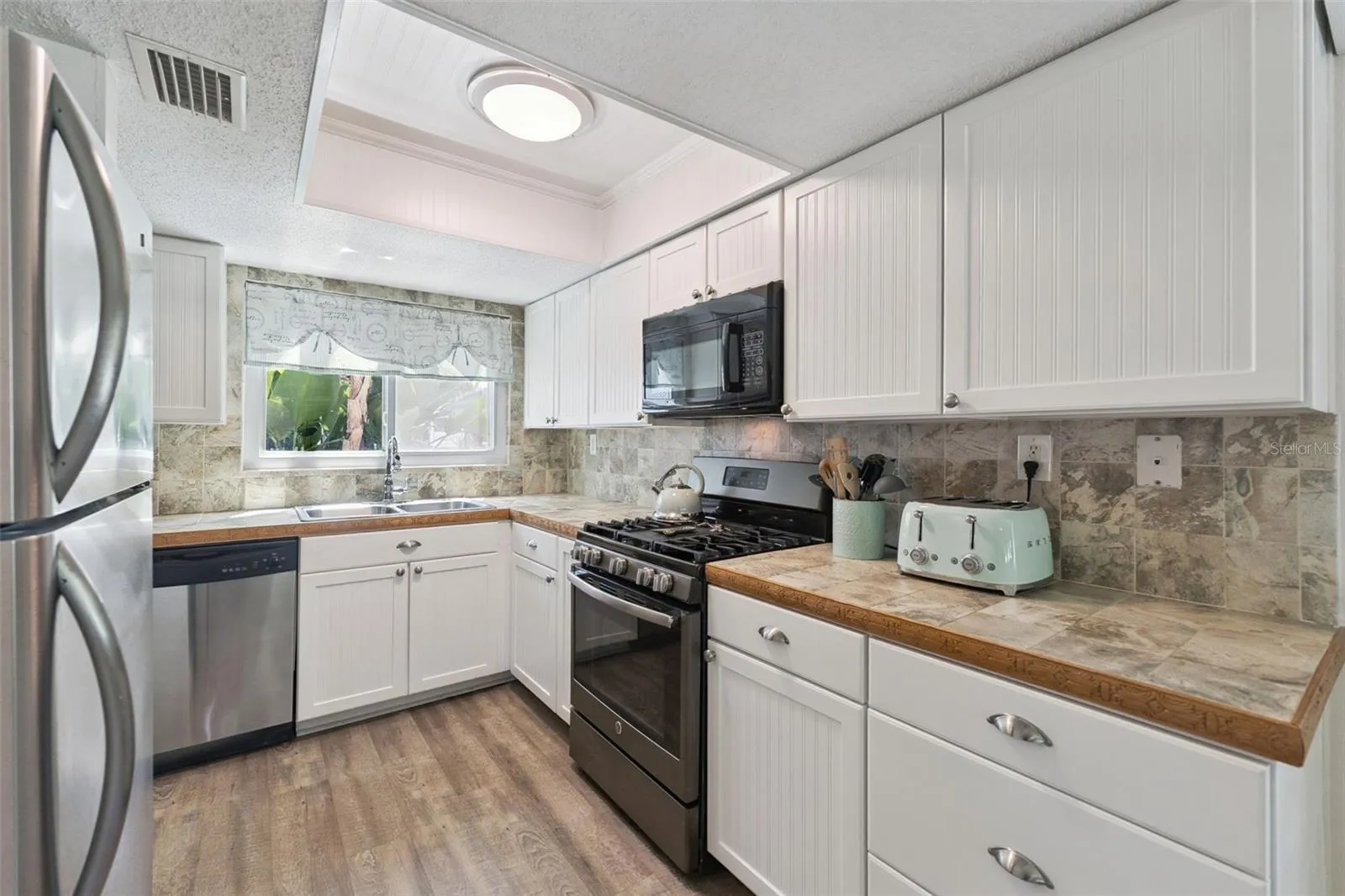 4001 SAXON DR, photo 14