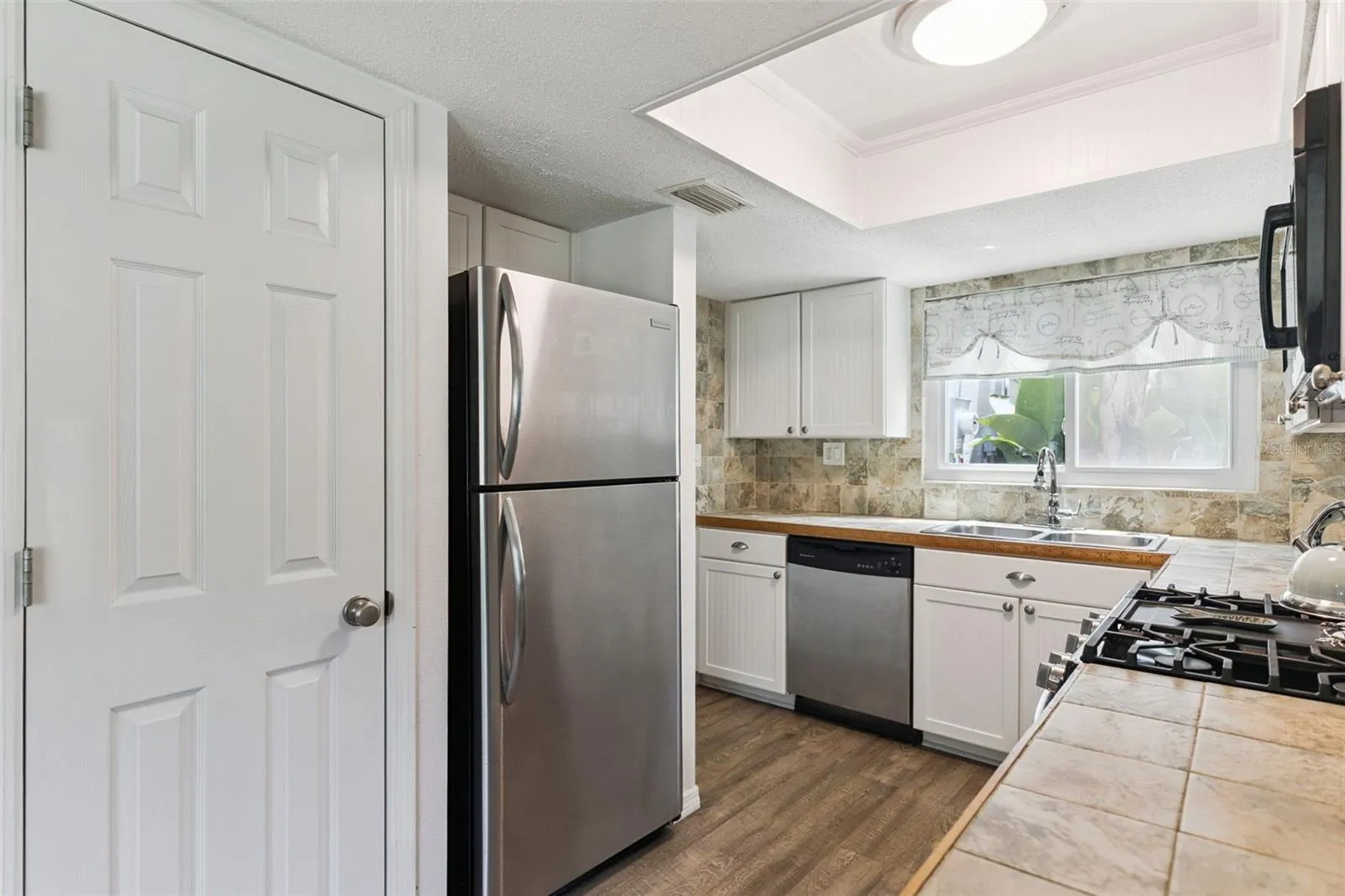 4001 SAXON DR, photo 15