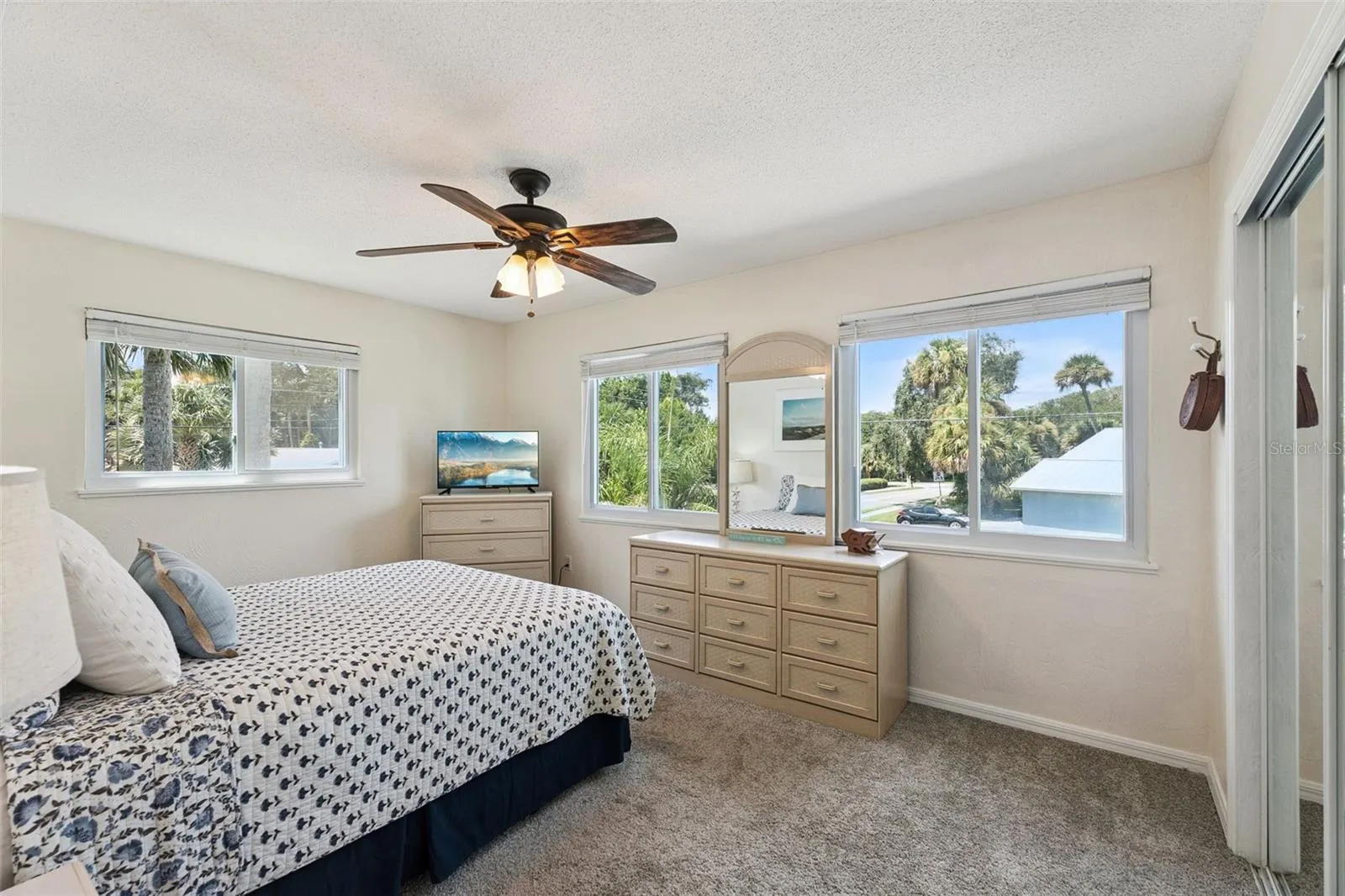 4001 SAXON DR, photo 17
