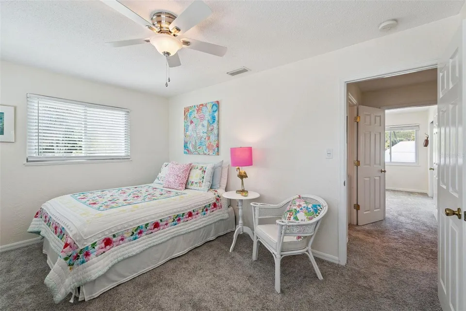 4001 SAXON DR, photo 22