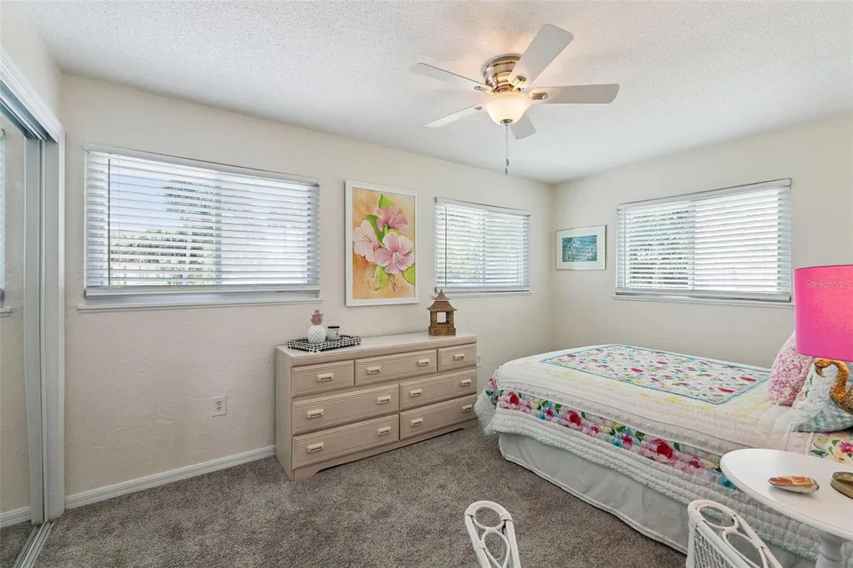 4001 SAXON DR, photo 23