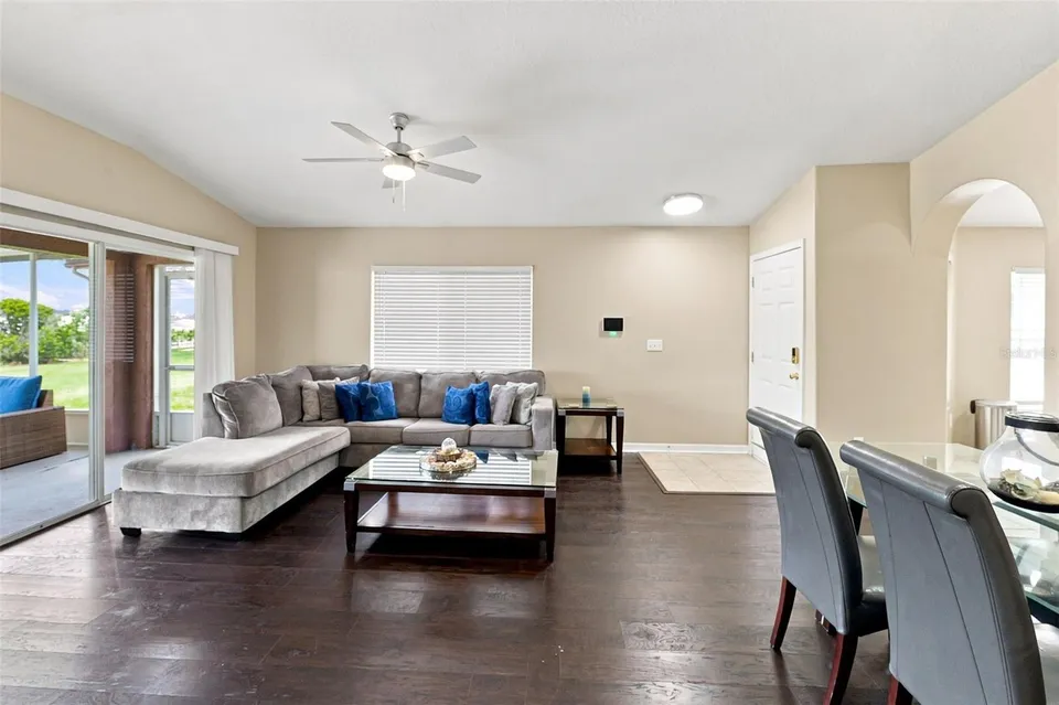 6817 ARAMON CT, photo 7