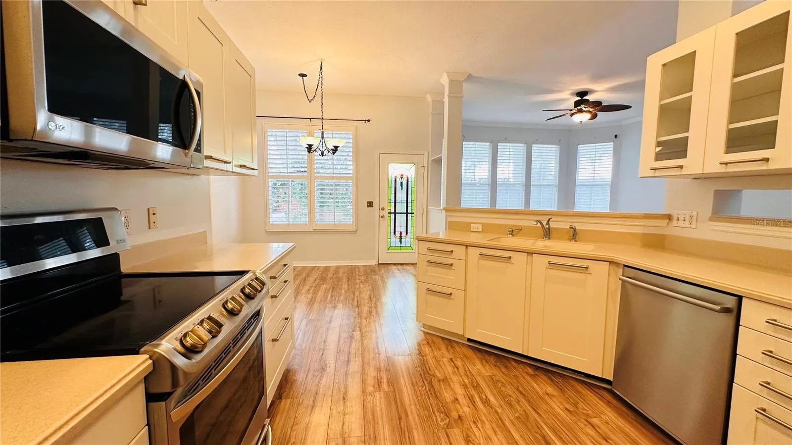 622 WISTERIA LN, photo 8