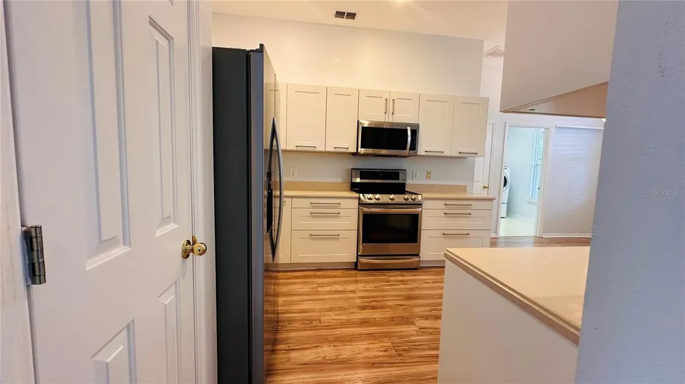 622 WISTERIA LN, photo 9