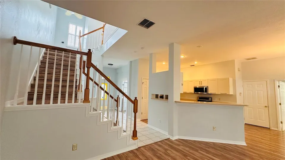 622 WISTERIA LN, photo 14