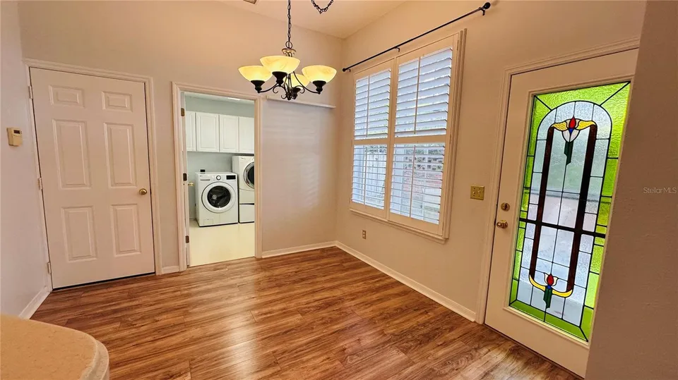 622 WISTERIA LN, photo 15