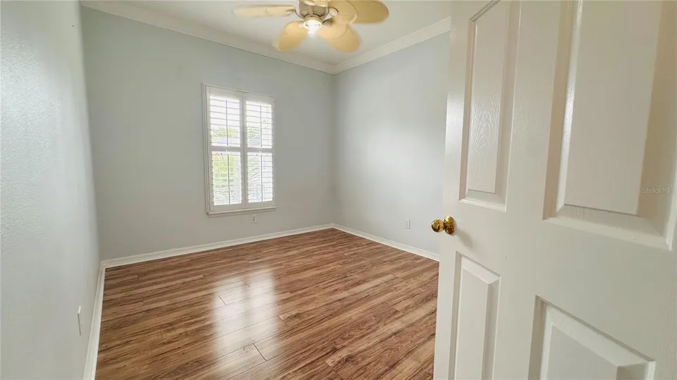 622 WISTERIA LN, photo 23