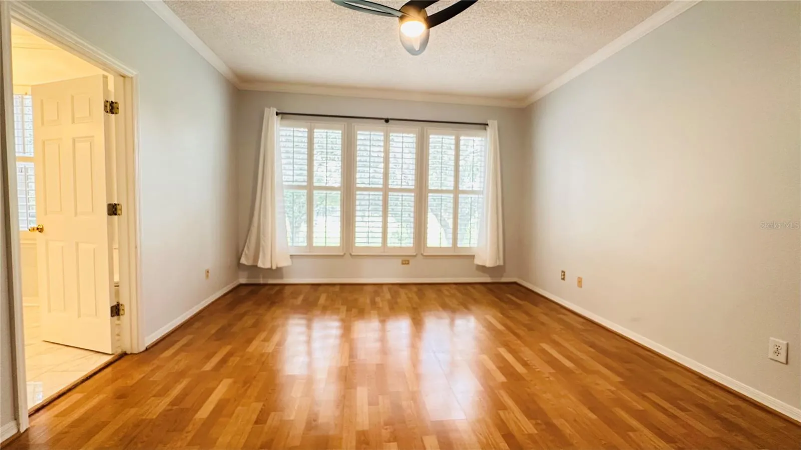 622 WISTERIA LN, photo 27