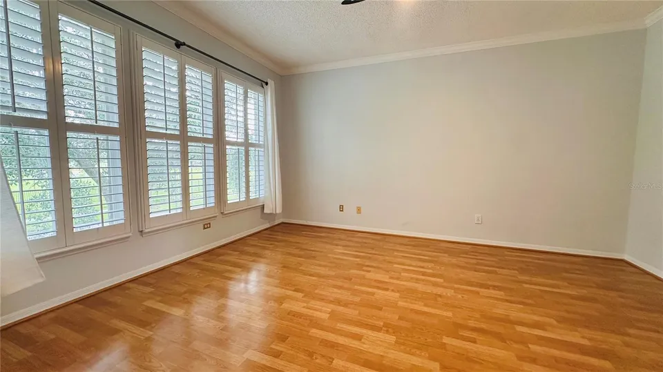 622 WISTERIA LN, photo 33