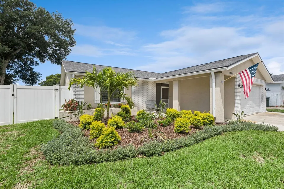 1004 VINEYARD CT, photo 2