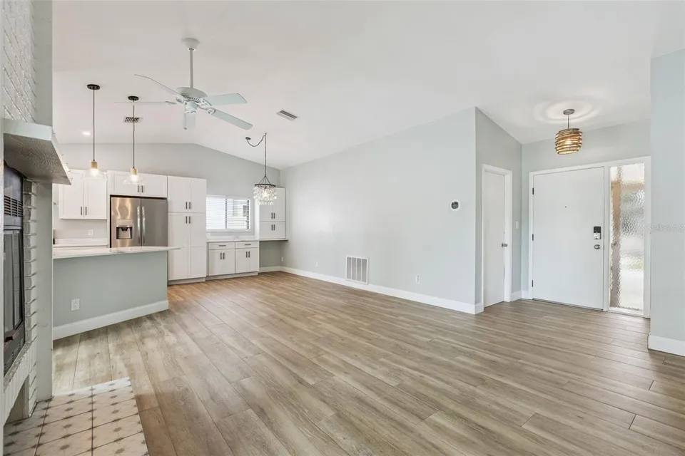 1004 VINEYARD CT, photo 5