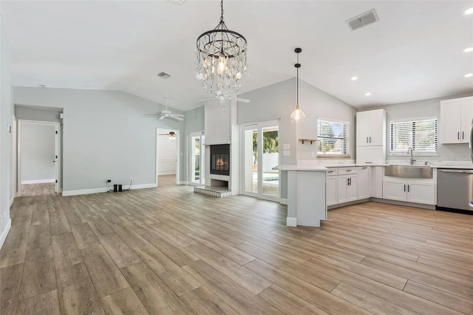 1004 VINEYARD CT, photo 6