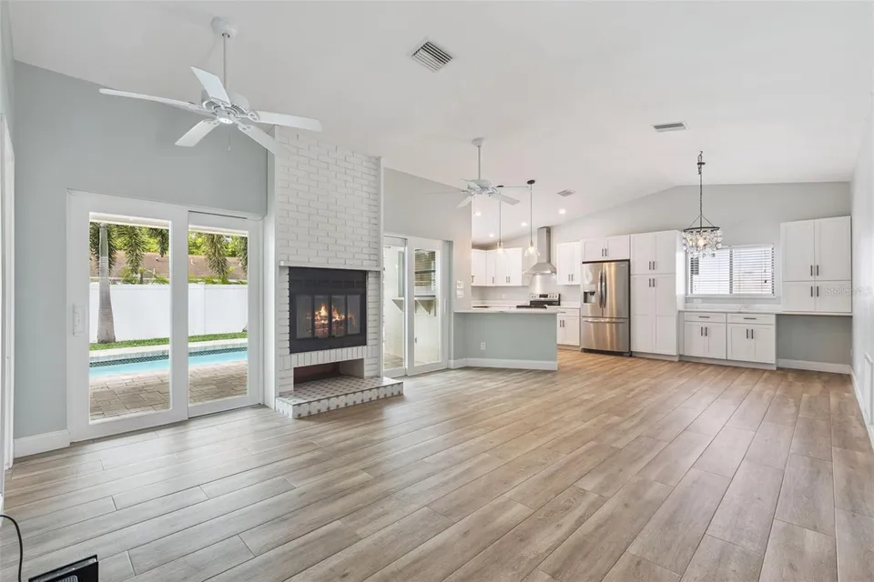 1004 VINEYARD CT, photo 7