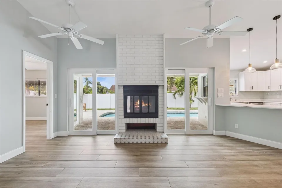 1004 VINEYARD CT, photo 10