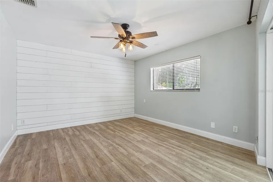 1004 VINEYARD CT, photo 23